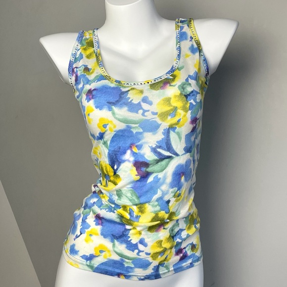 Y2K Floral Cross-Back Rhinestone Tank Top - Picture 2 of 4